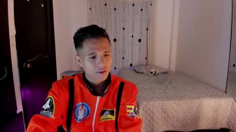 Snapshot of alessandro_wizard chatting on February 3, 3:53 am Alessandro online show from February 3, 3:53 am