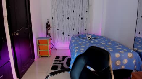 Snapshot of alessandro_wizard chatting on February 7, 1:58 am Alessandro online show from February 7, 1:58 am
