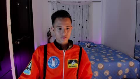 Snapshot of alessandro_wizard chatting on February 8, 9:46 pm Alessandro online show from February 8, 9:46 pm