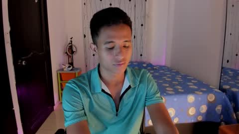Snapshot of alessandro_wizard chatting on February 12, 11:20 pm Alessandro online show from February 12, 11:20 pm