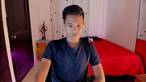 Snapshot of alessandro_wizard chatting on February 14, 9:43 pm Alessandro online show from February 14, 9:43 pm
