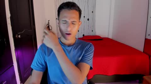 Snapshot of alessandro_wizard chatting on February 20, 10:04 pm Alessandro online show from February 20, 10:04 pm