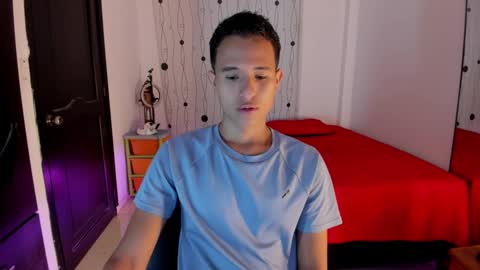Snapshot of alessandro_wizard chatting on February 25, 12:55 pm Alessandro online show from February 25, 12:55 pm