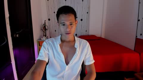 Snapshot of alessandro_wizard chatting on February 25, 7:14 pm Alessandro online show from February 25, 7:14 pm