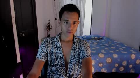 Snapshot of alessandro_wizard chatting on March 1, 3:49 pm Alessandro online show from March 1, 3:49 pm