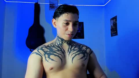 Snapshot of alessandro_wolf chatting on December 31, 12:32 am Alessandro online show from December 31, 12:32 am