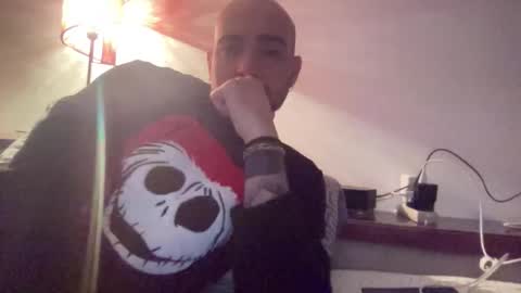 alessandromori91 online show from December 17, 7:03 am