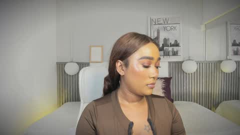 Yy  online show from May 11, 8:50 pm