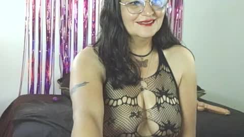 Snapshot of alessiabobs chatting on February 14, 2:28 am Allesiaboobs online show from February 14, 2:28 am