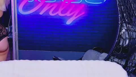 alessiacroft online show from May 5, 3:47 am