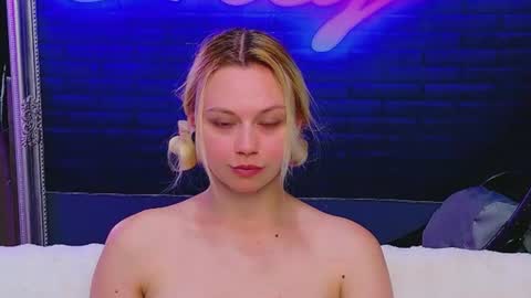 alessiacroft online show from June 27, 4:17 am