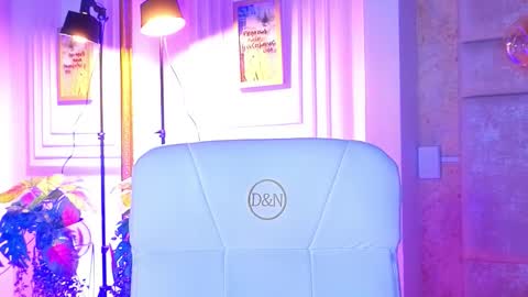 Snapshot of alessialondon chatting on March 9, 10:30 am Alessia online show from March 9, 10:30 am