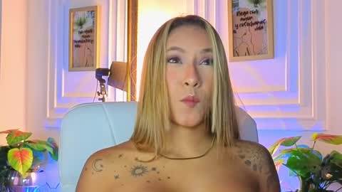 Snapshot of alessialondon chatting on April 4, 10:57 am Alessia online show from April 4, 10:57 am