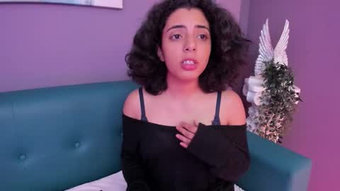 Snapshot of alessiia__ chatting on January 8, 3:20 am alessiia__ online show from January 8, 3:20 am