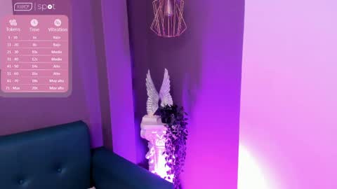 alessiia__ online show from April 3, 3:15 am