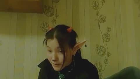 Snapshot of aletaathan chatting on February 15, 6:04 pm Vikki online show from February 15, 6:04 pm