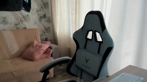 Aletta Oushen online show from September 30, 10:09 am