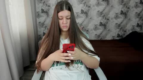 Aletta Oushen online show from May 6, 7:13 am