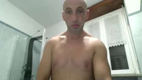 Snapshot of alex120475 chatting on January 14, 9:31 pm alex120475 online show from January 14, 9:31 pm