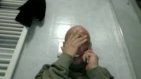 Snapshot of alex120475 chatting on January 15, 8:23 pm alex120475 online show from January 15, 8:23 pm