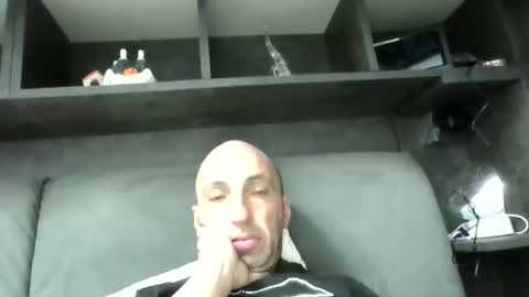 Snapshot of alex120475 chatting on February 13, 9:44 pm alex120475 online show from February 13, 9:44 pm