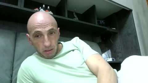 Snapshot of alex120475 chatting on February 22, 2:34 am alex120475 online show from February 22, 2:34 am