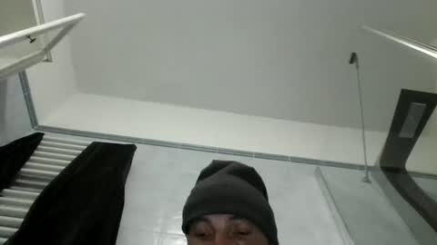 Snapshot of alex120475 chatting on March 3, 8:42 am alex120475 online show from March 3, 8:42 am