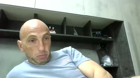 Snapshot of alex120475 chatting on April 6, 9:27 pm alex120475 online show from April 6, 9:27 pm