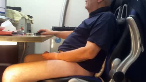 Snapshot of alex47100 chatting on January 24, 10:00 am alex47100 online show from January 24, 10:00 am