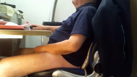 Snapshot of alex47100 chatting on January 29, 9:01 am alex47100 online show from January 29, 9:01 am