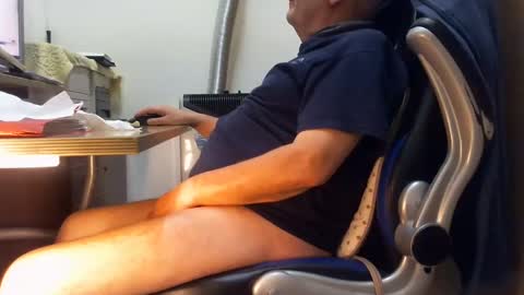 Snapshot of alex47100 chatting on February 22, 3:14 pm alex47100 online show from February 22, 3:14 pm