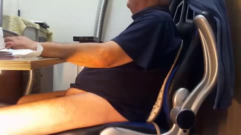 Snapshot of alex47100 chatting on February 26, 5:07 pm alex47100 online show from February 26, 5:07 pm