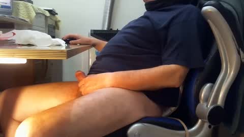 Snapshot of alex47100 chatting on March 11, 8:41 am alex47100 online show from March 11, 8:41 am