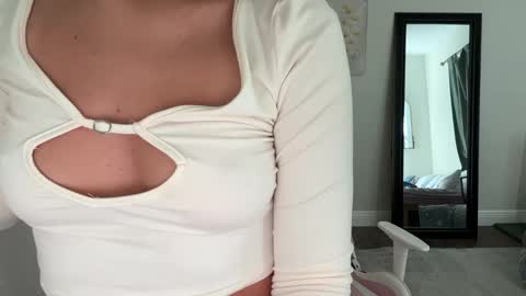 alex  online show from November 7, 3:56 pm