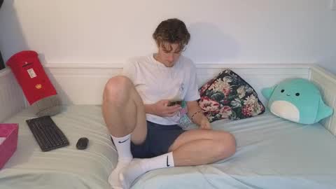 Snapshot of alex83530 chatting on December 21, 9:27 am Alex83530 online show from December 21, 9:27 am