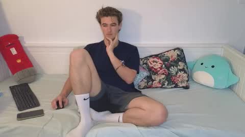 Snapshot of alex83530 chatting on December 22, 9:39 am Alex83530 online show from December 22, 9:39 am