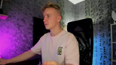 Snapshot of alex__sweet chatting on October 24, 5:04 am your Alex online show from October 24, 5:04 am