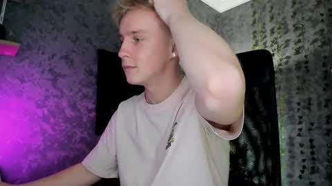 Snapshot of alex__sweet chatting on November 1, 6:59 am your Alex online show from November 1, 6:59 am