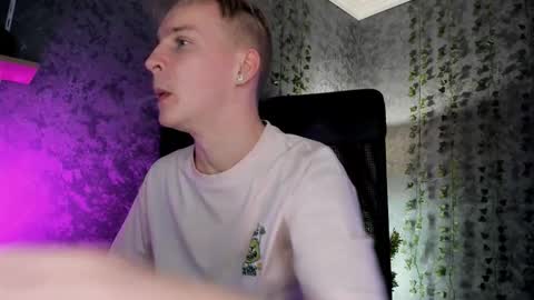 Snapshot of alex__sweet chatting on November 2, 7:00 am your Alex online show from November 2, 7:00 am