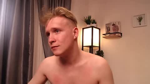 Snapshot of alex__sweet chatting on April 25, 1:41 pm your Alex online show from April 25, 1:41 pm
