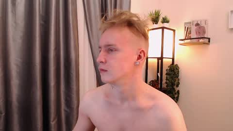 Snapshot of alex__sweet chatting on May 3, 7:03 am your Alex online show from May 3, 7:03 am