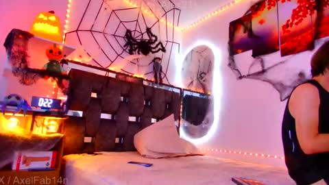 Snapshot of alex_and_fabian chatting on October 18, 8:31 pm sneider online show from October 18, 8:31 pm