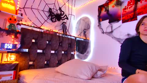 Snapshot of alex_and_fabian chatting on October 21, 8:53 pm sneider online show from October 21, 8:53 pm