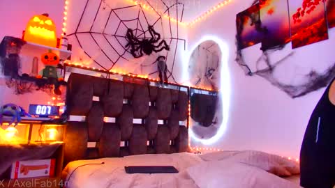 Snapshot of alex_and_fabian chatting on October 26, 9:31 pm sneider online show from October 26, 9:31 pm