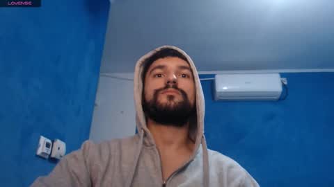 Snapshot of alex_blu chatting on October 4, 9:51 am Alex online show from October 4, 9:51 am