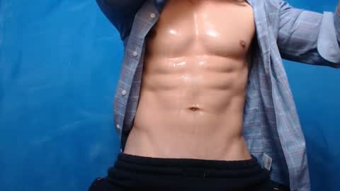 Snapshot of alex_blu chatting on October 22, 10:53 pm Alex online show from October 22, 10:53 pm