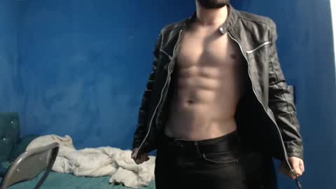 Snapshot of alex_blu chatting on February 10, 5:00 am Alex online show from February 10, 5:00 am