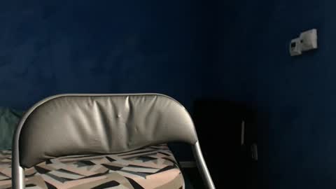 Snapshot of alex_blu chatting on March 11, 6:47 pm Alex online show from March 11, 6:47 pm