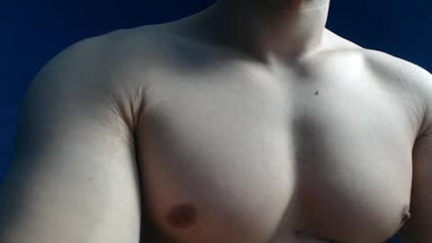 Snapshot of alex_blu chatting on March 30, 11:17 pm Alex online show from March 30, 11:17 pm