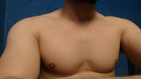 Snapshot of alex_blu chatting on April 1, 5:41 am Alex online show from April 1, 5:41 am